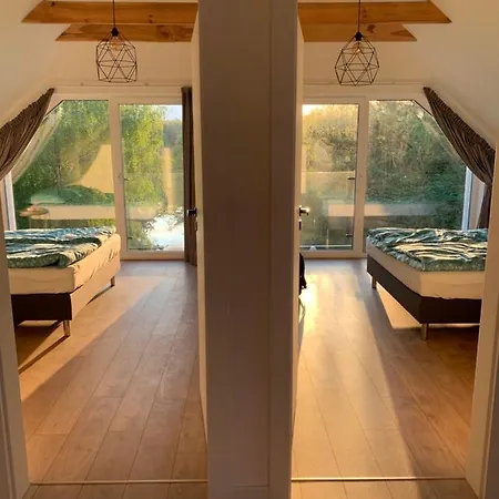 Dom Nad Jeziorem Gaja House Holiday home Jadamowo